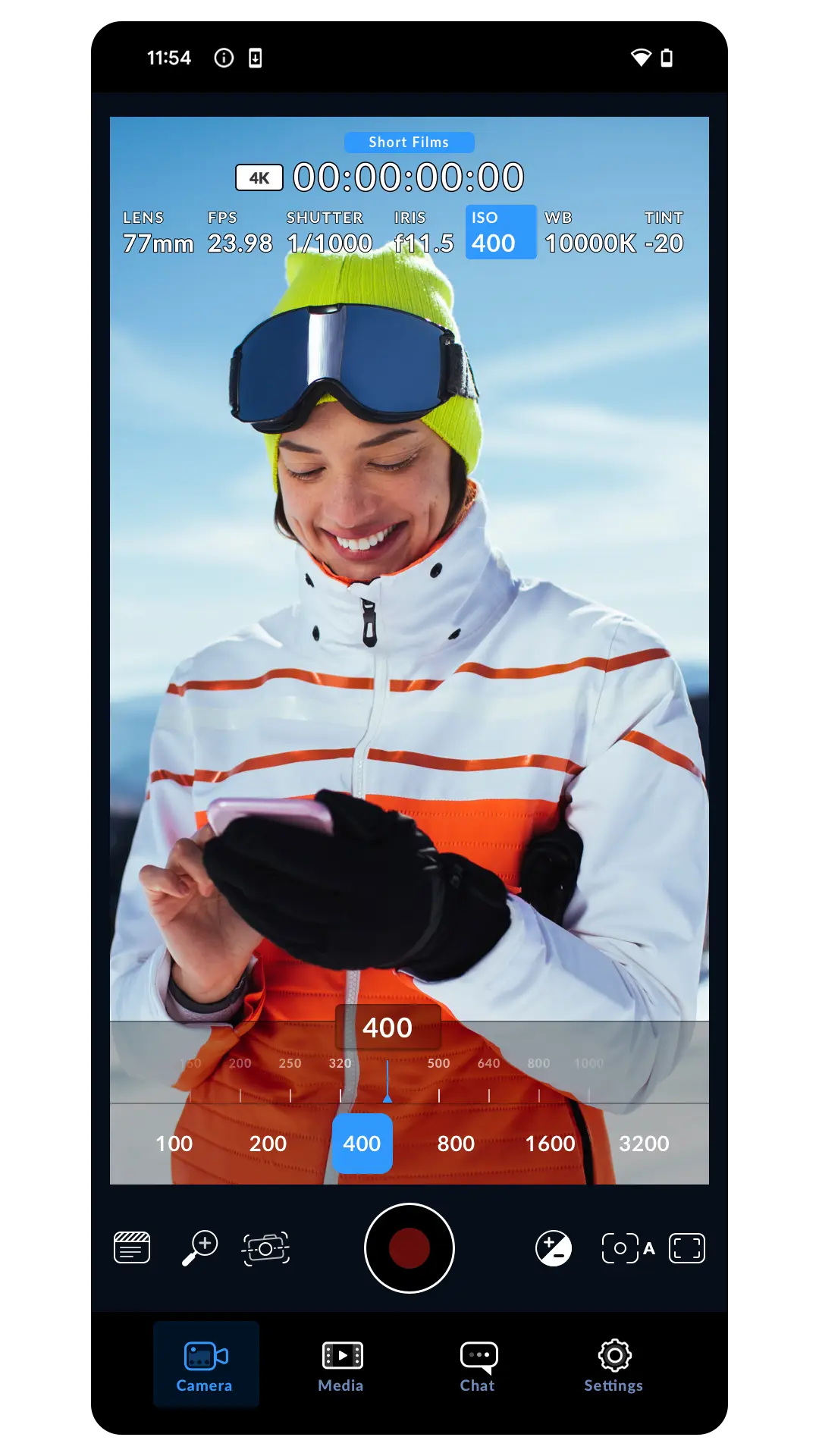 ISO picker open over the camera preview with values 100 to 3200 and 400 selected, highlighted in the top status bar